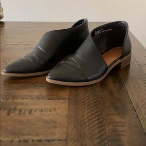 Wenda Cut Out Booties Universal Thread